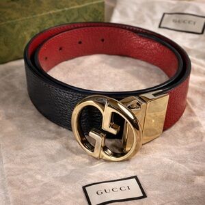39 GUCCI Reversible Belt 80/32  Black Red Leather Full set